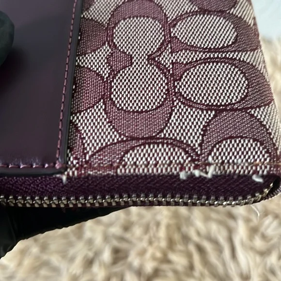 Auth COACH Long Zip Around Wallet in Signature Canvas - Picture 12 of 16